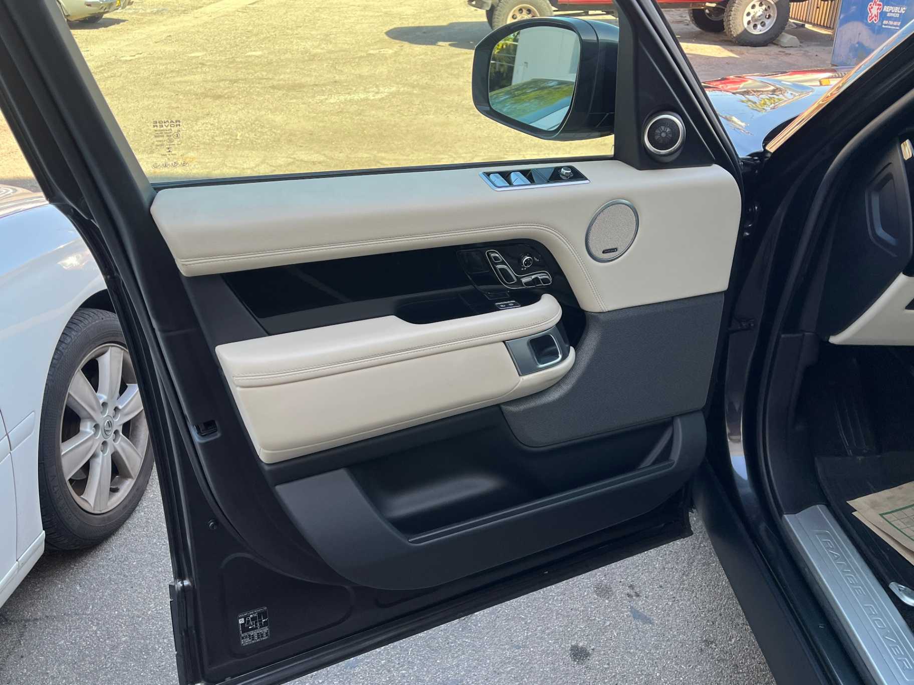 Land Rover Range Rover Image 35