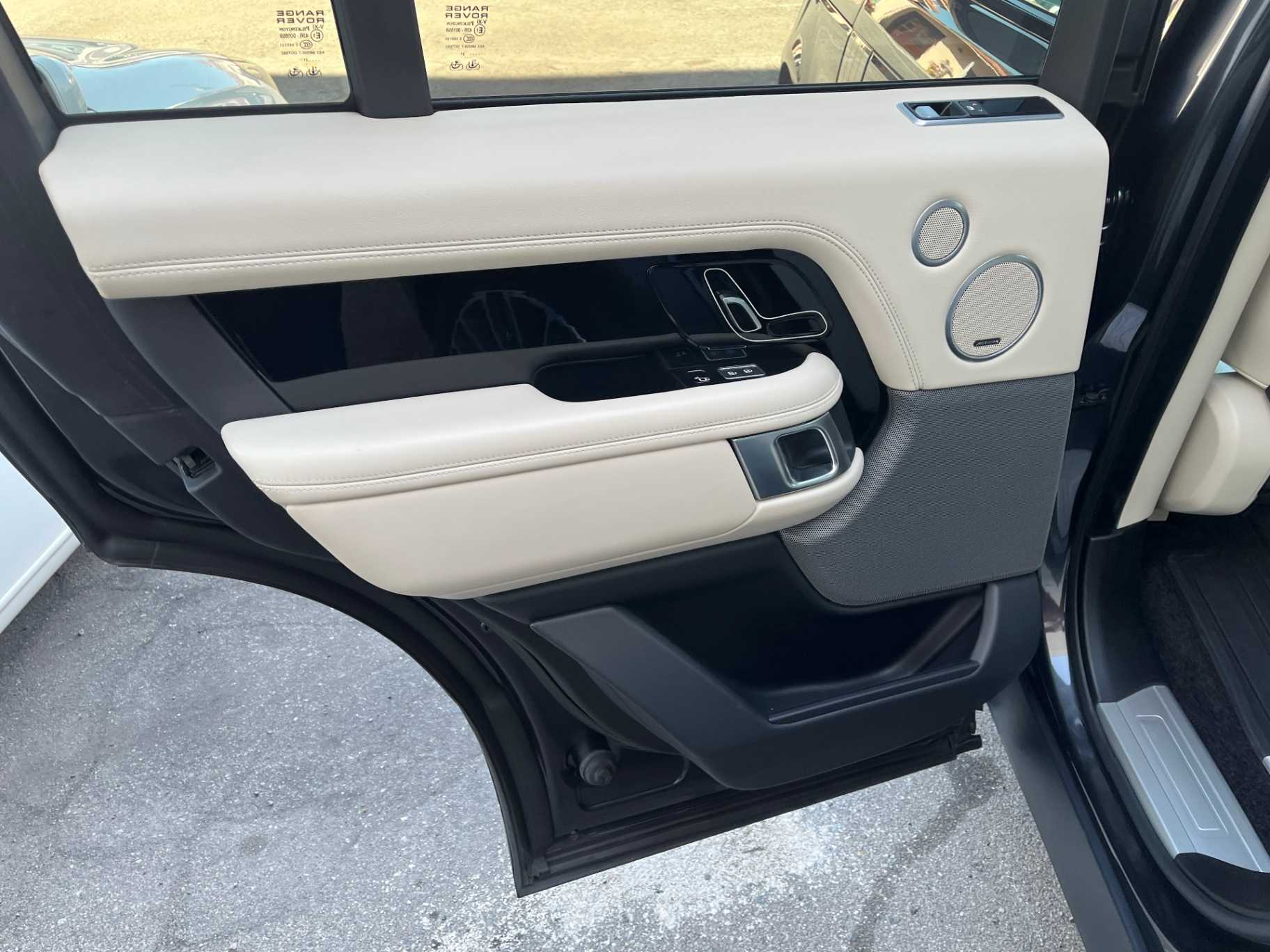 Land Rover Range Rover Image 40