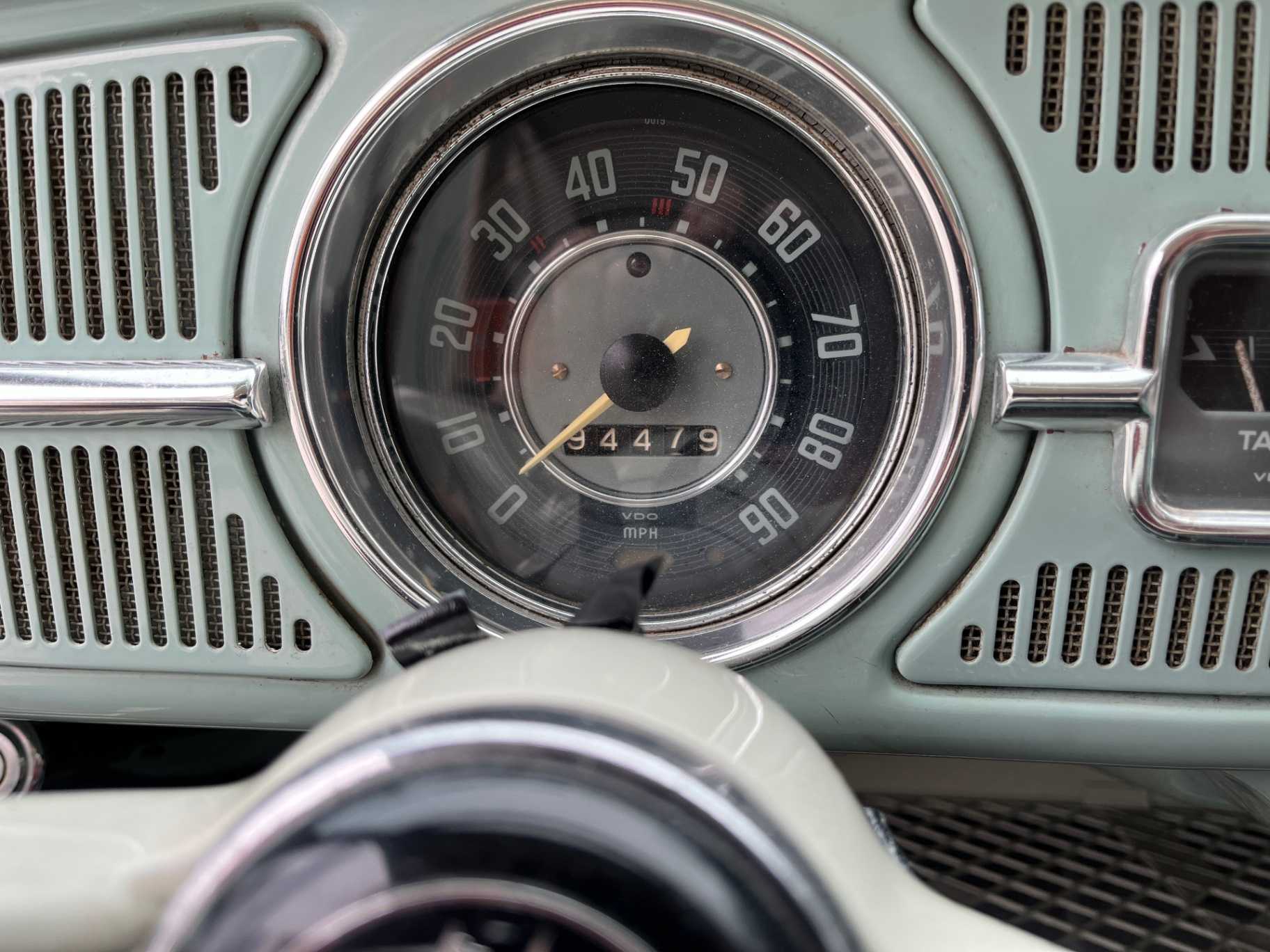 Volkswagen Beetle Image 36