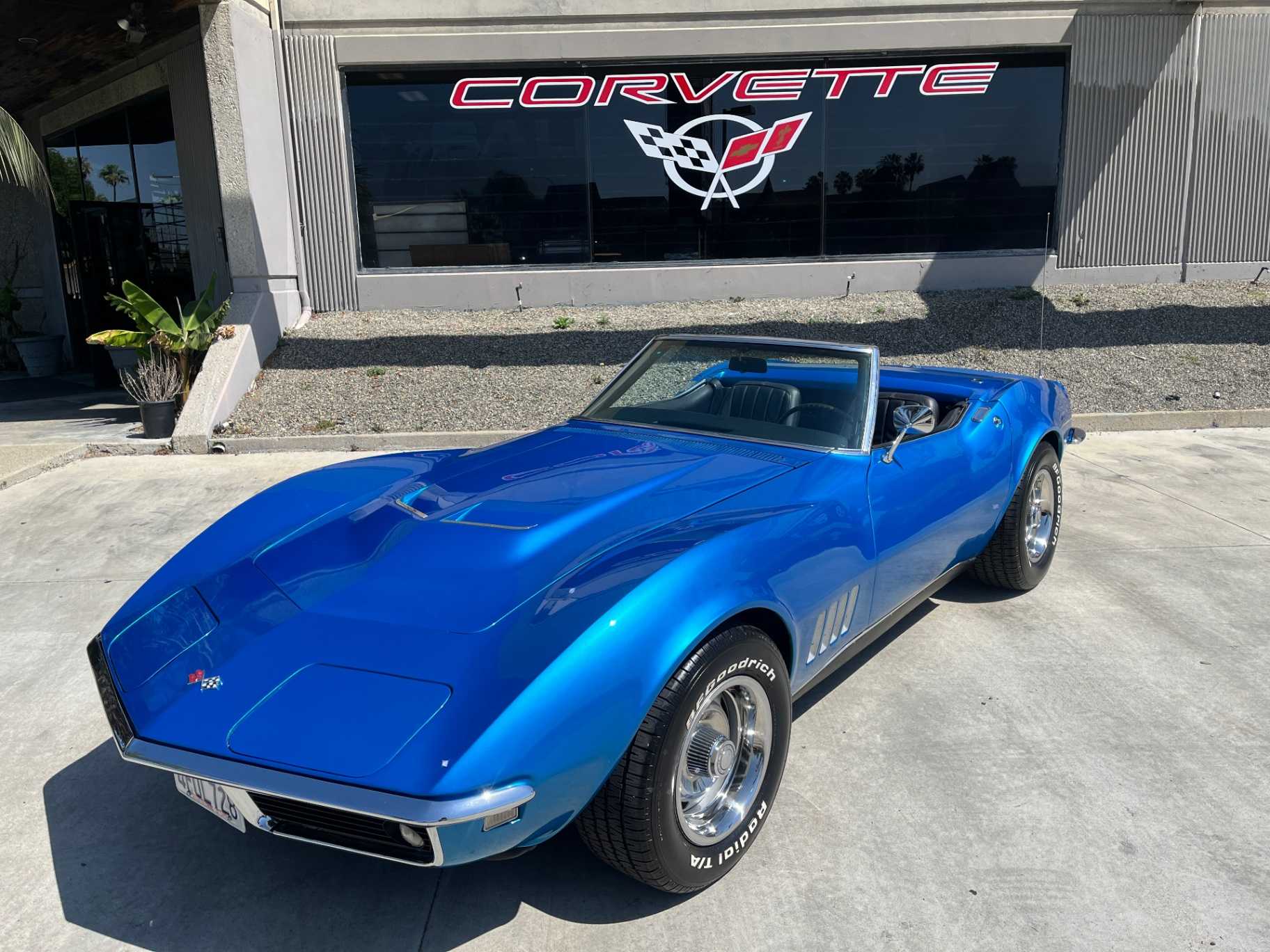 Chevrolet Corvette Image 13