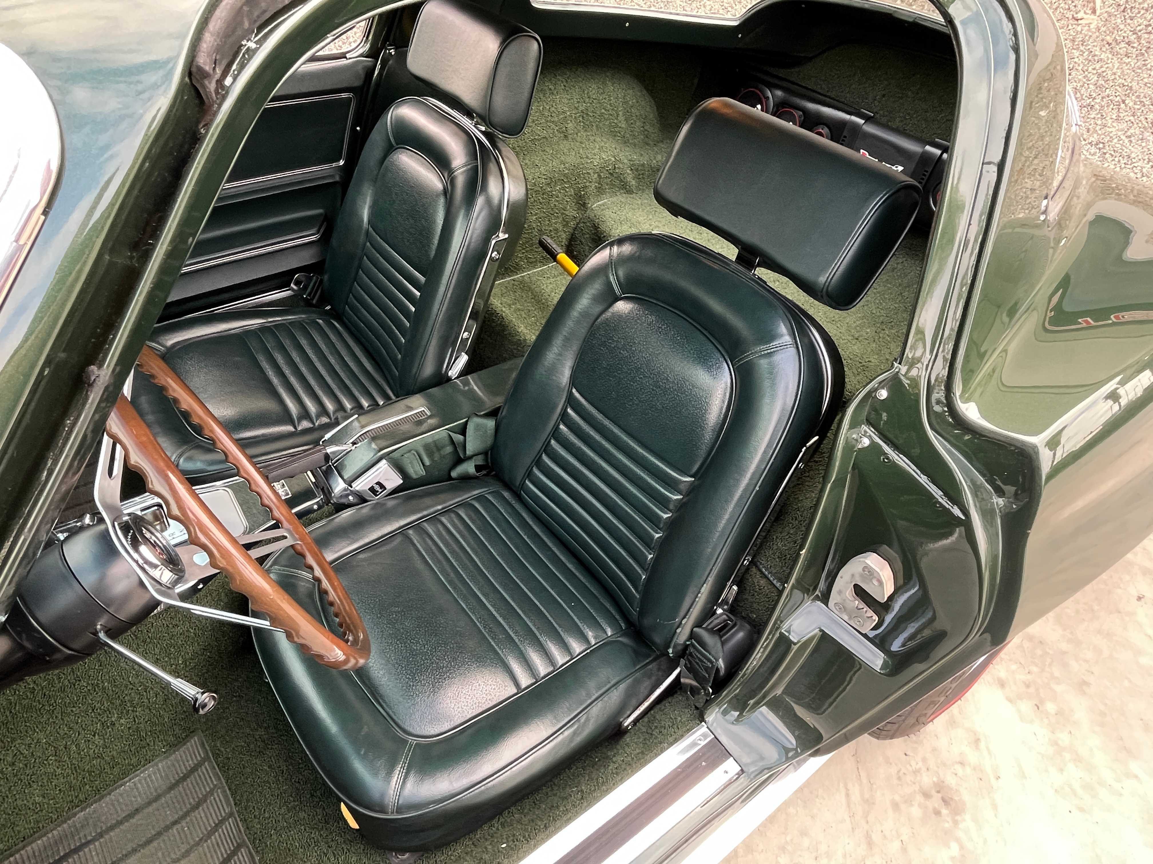 Chevrolet Corvette Image 22