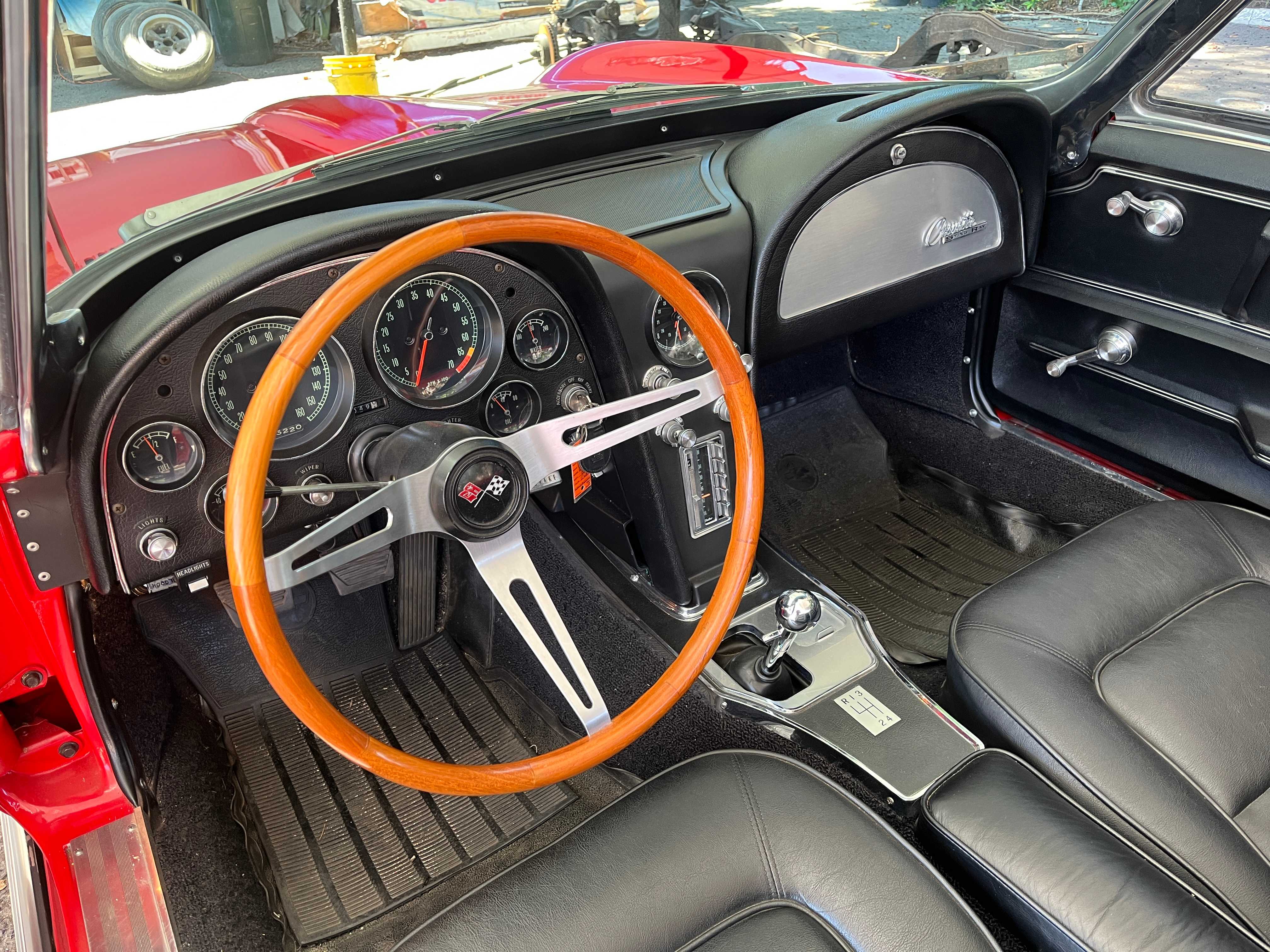 Chevrolet Corvette Image 31